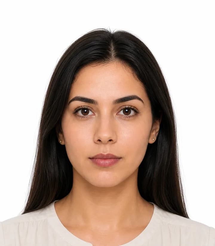 Finished compliant Colombia passport photo (40 x 50 mm) on a plain background