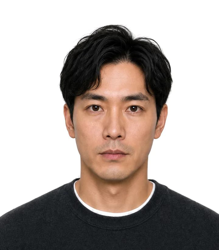 Finished compliant Japan passport photo (35 x 45 mm) on a plain background