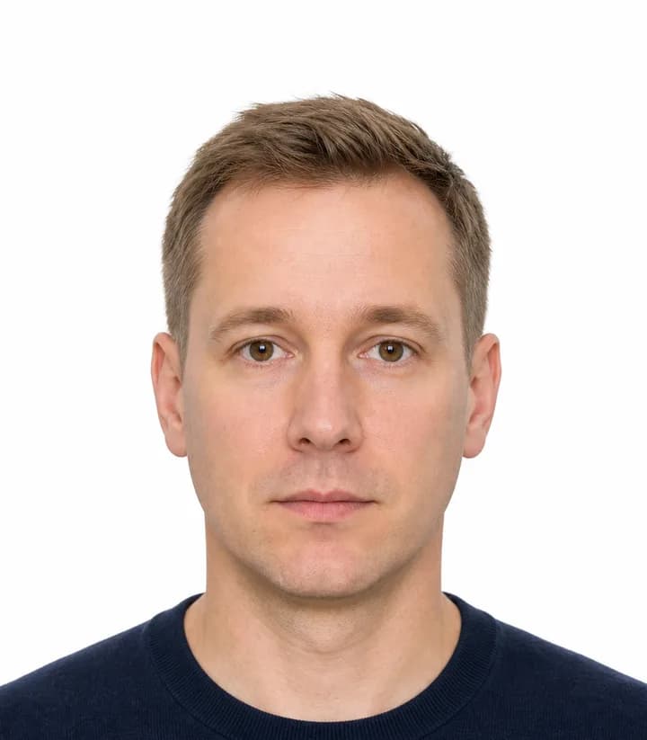 Finished compliant Slovenia passport photo (35 x 45 mm) on a plain background